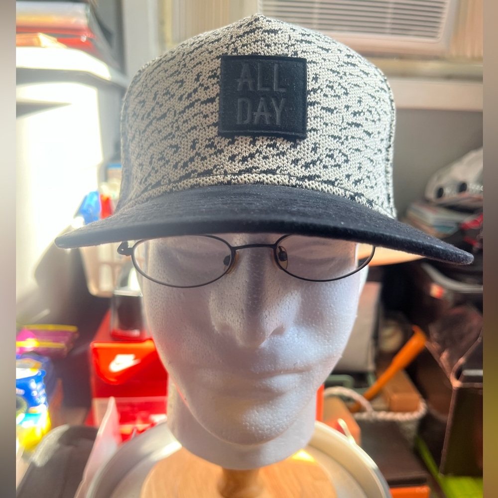 Cayler & Sons ALL DAY Turtledove Black & Grey Snapback Hat LIKE NEW!